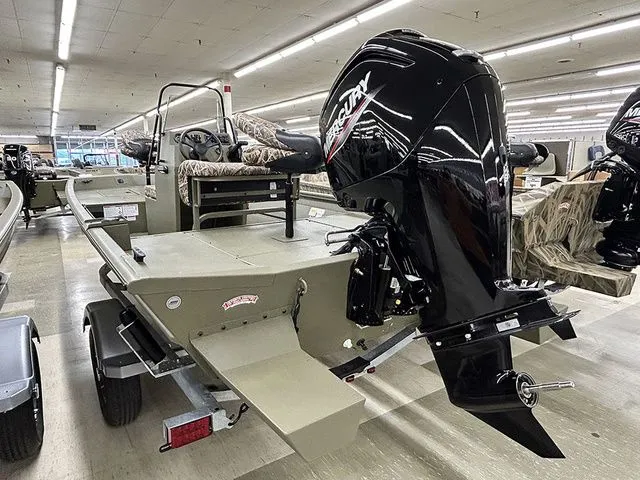 Slide: The Image of Lowe Roughneck RX1860 CC 2026 - 12