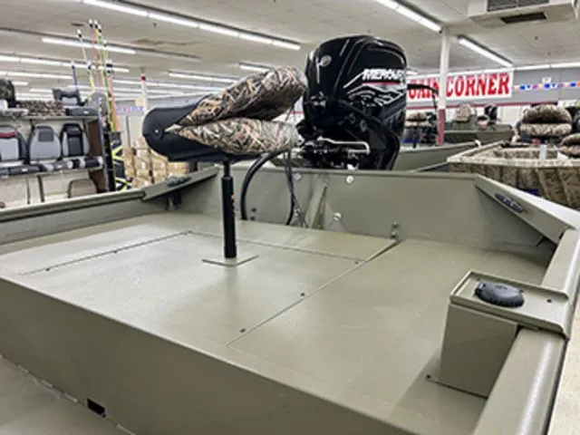 Slide: The Image of Lowe Roughneck RX1860 Tunnel Jet 2026 - 4