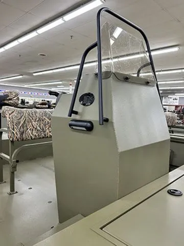 Slide: The Image of Lowe Roughneck RX1860 Tunnel Jet 2026 - 8