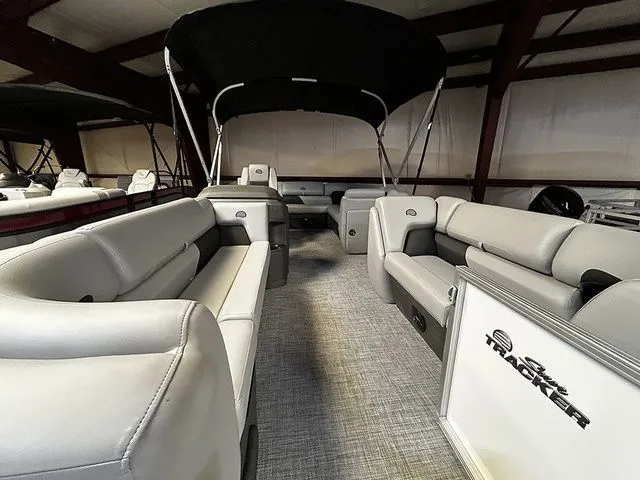 Slide: The Image of Sun Tracker Party Barge 20 DLX 2026 - 11