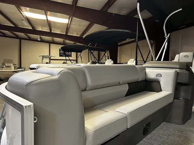 Slide: The Image of Sun Tracker Party Barge 20 DLX 2026 - 13