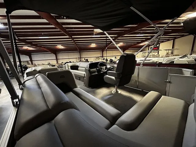 Slide: The Image of Sun Tracker Party Barge 20 DLX 2026 - 5