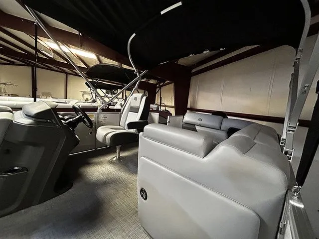 Slide: The Image of Sun Tracker Party Barge 20 DLX 2026 - 8