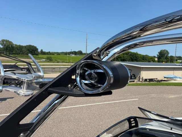 Slide: The Image of Malibu Wakesetter 21 VLX 2012 - 11