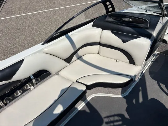 Slide: The Image of Malibu Wakesetter 21 VLX 2012 - 6