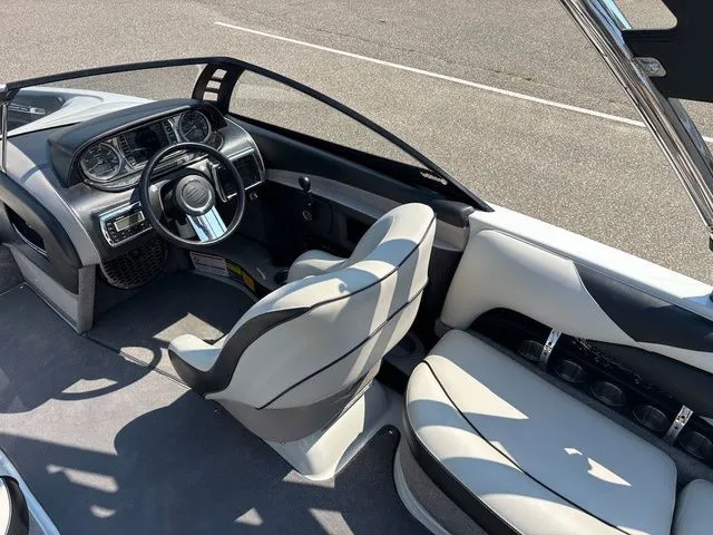 Slide: The Image of Malibu Wakesetter 21 VLX 2012 - 7