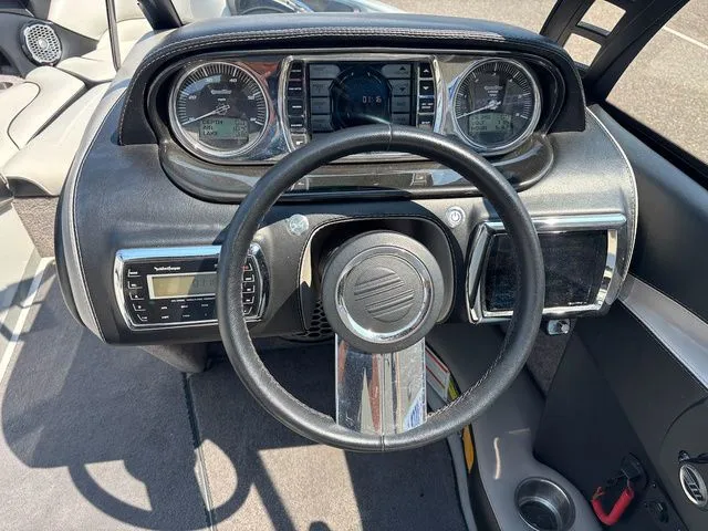 Slide: The Image of Malibu Wakesetter 21 VLX 2012 - 8