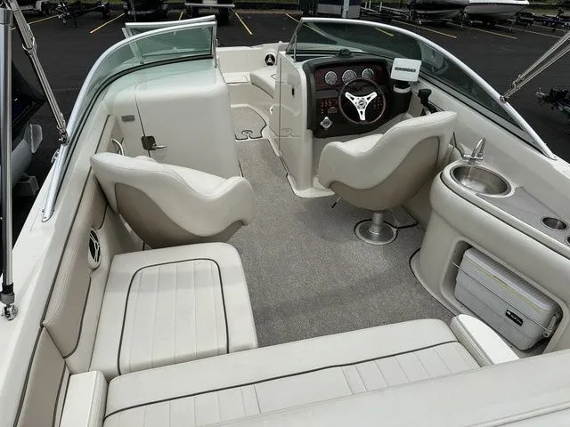 Slide: The Image of Sea Ray 230 Sundeck 2009 - 11