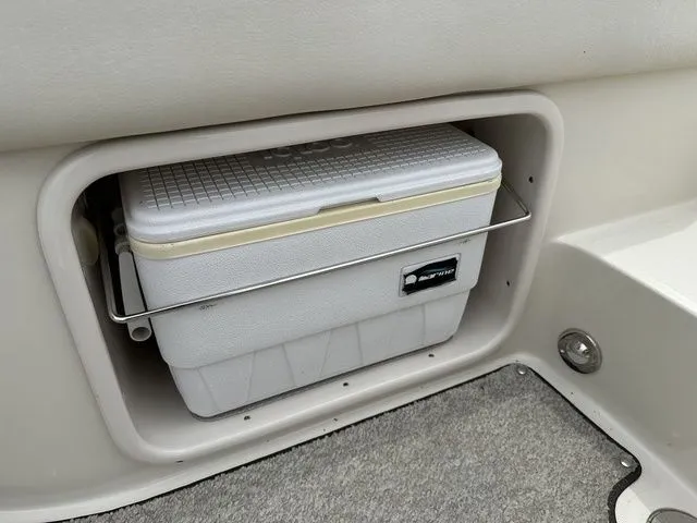 Slide: The Image of Sea Ray 230 Sundeck 2009 - 28