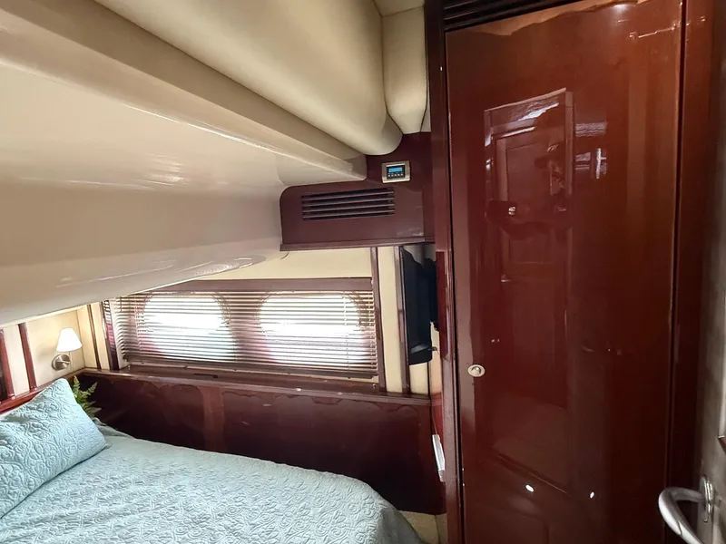Slide: The Image of Luxurious cabin interior of 2007 Sea Ray 52 Sedan Bridge yacht. - 36