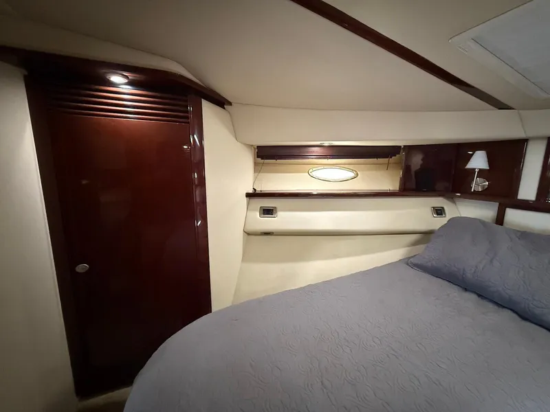 Slide: The Image of Luxurious cabin interior of 2007 Sea Ray 52 Sedan Bridge yacht. - 44