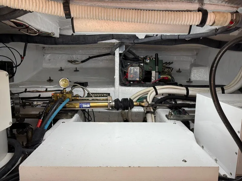 Slide: The Image of Sea Ray 52 Sedan Bridge 2007 - 59