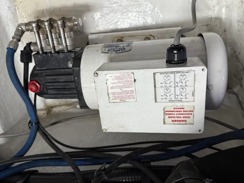 Slide: The Image of Sea Ray 52 Sedan Bridge 2007 - 70