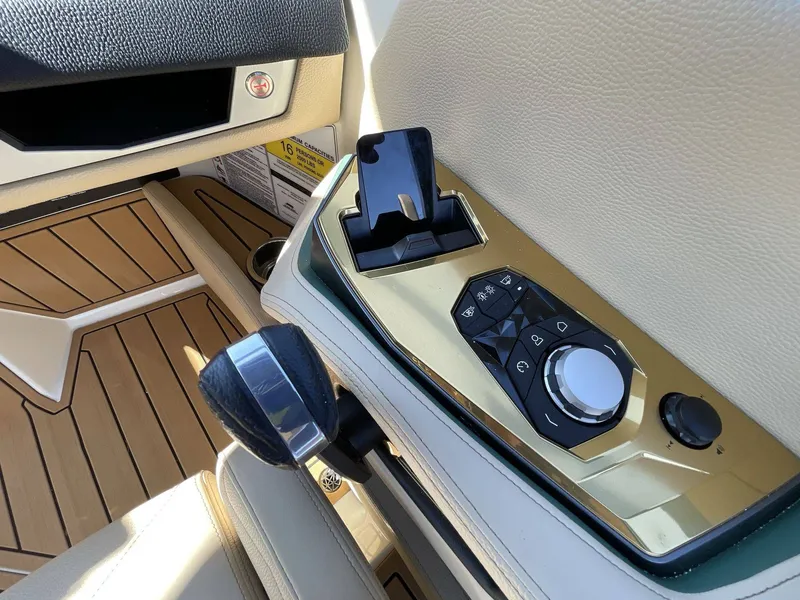 Slide: The Image of Nautique G23 2025 - 20