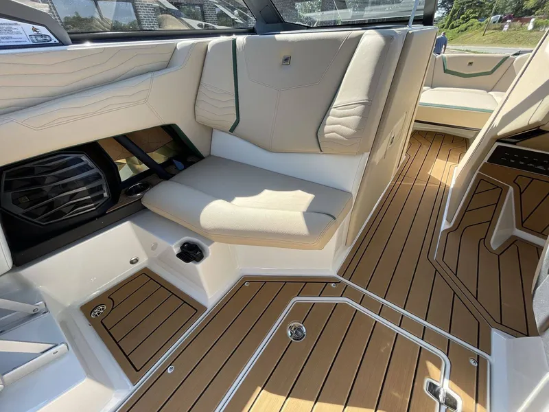 Slide: The Image of Nautique G23 2025 - 22