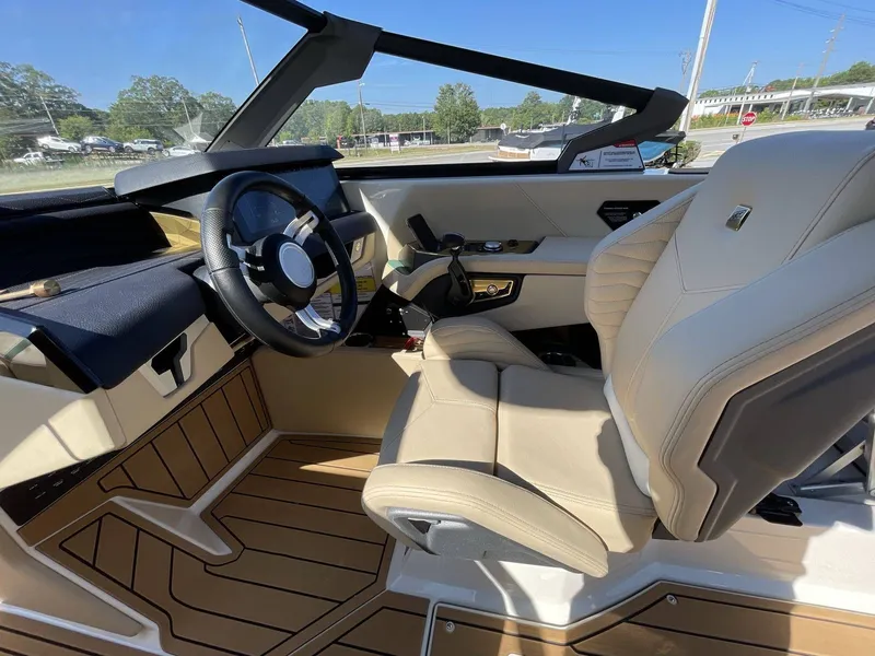 Slide: The Image of Nautique G23 2025 - 24