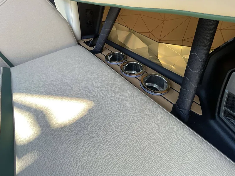 Slide: The Image of Nautique G23 2025 - 25