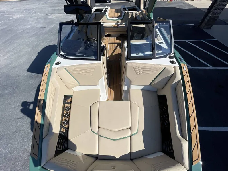 Slide: The Image of Nautique G23 2025 - 27