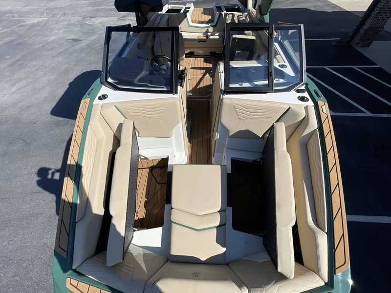 Slide: The Image of Nautique G23 2025 - 30