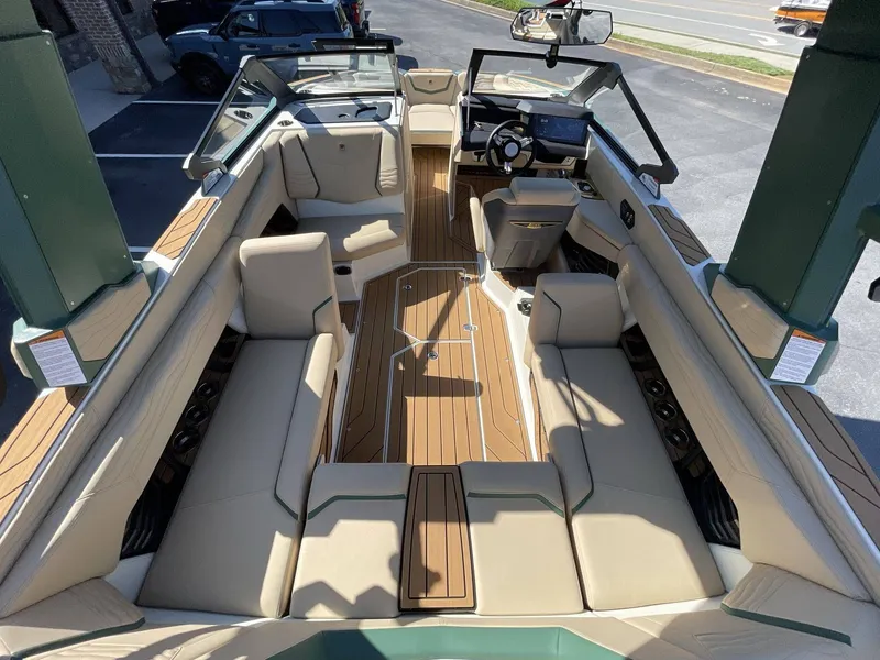 Slide: The Image of Nautique G23 2025 - 31