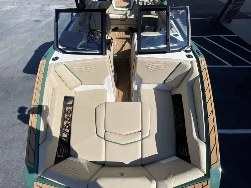 Slide: The Image of Nautique G23 2025 - 34