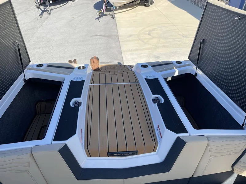 Slide: The Image of Nautique G23 2025 - 19