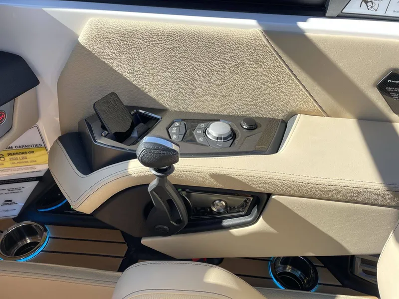 Slide: The Image of Nautique G23 2025 - 20