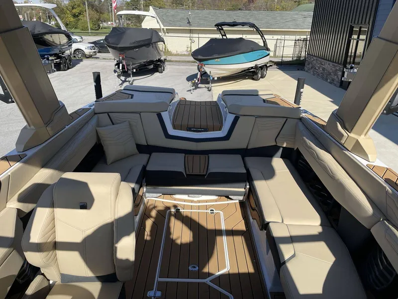 Slide: The Image of Nautique G23 2025 - 24