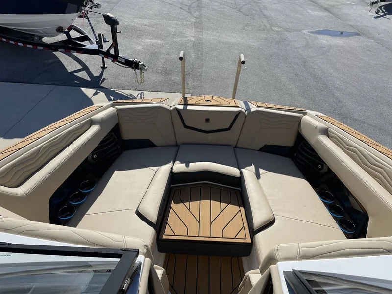 Slide: The Image of Nautique G23 2025 - 28