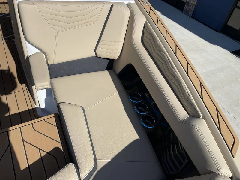 Slide: The Image of Nautique G23 2025 - 29