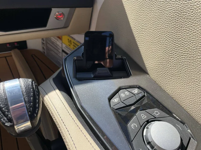 Slide: The Image of Nautique G23 2025 - 32