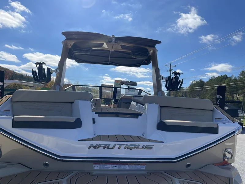Slide: The Image of Nautique G23 2025 - 9