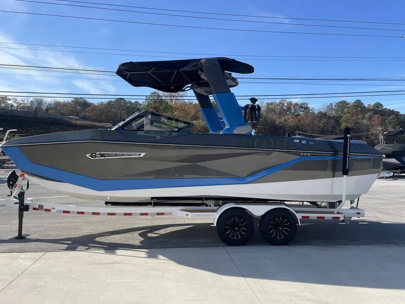 Slide: The Image of Nautique G25 2025 - 1