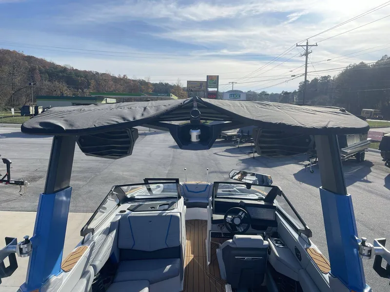 Slide: The Image of Nautique G25 2025 - 13