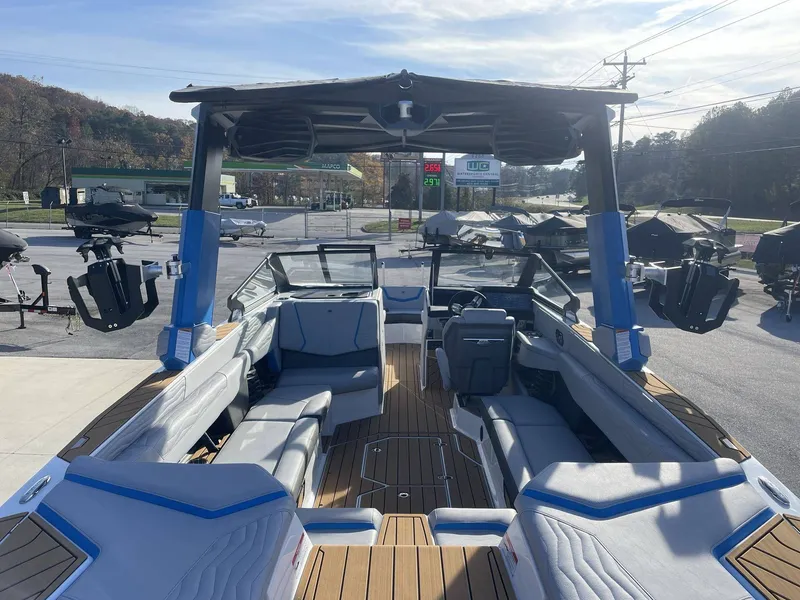 Slide: The Image of Nautique G25 2025 - 16