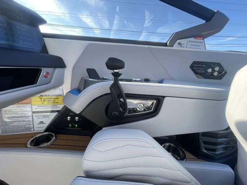 Slide: The Image of Nautique G25 2025 - 18