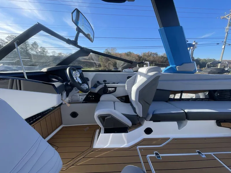 Slide: The Image of Nautique G25 2025 - 19