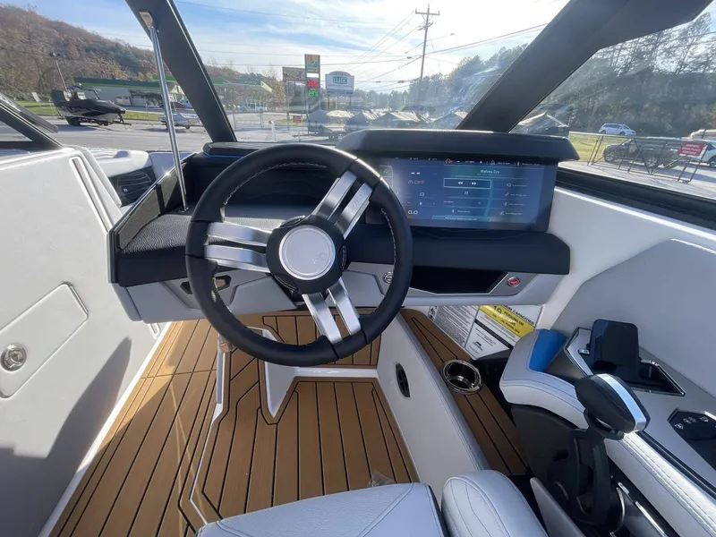 Slide: The Image of Nautique G25 2025 - 29