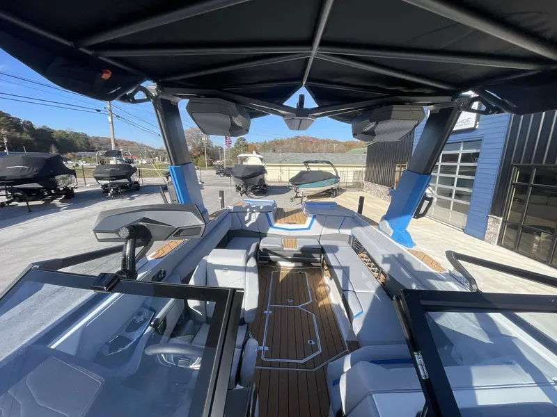 Slide: The Image of Nautique G25 2025 - 30