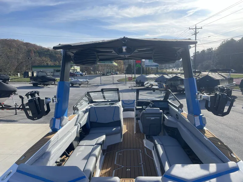 Slide: The Image of Nautique G25 2025 - 31