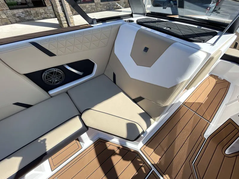 Slide: The Image of Nautique Super Air Nautique GS22 2025 - 16