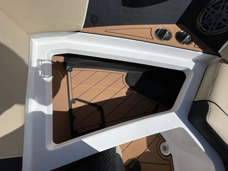 Slide: The Image of Nautique Super Air Nautique GS22 2025 - 22