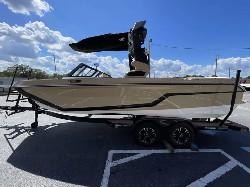 Slide: The Image of Nautique Super Air Nautique GS22 2025 - 3