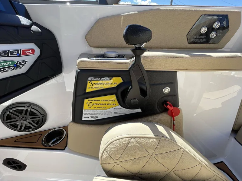 Slide: The Image of Nautique Super Air Nautique GS22 2025 - 32