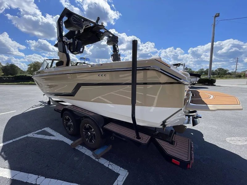 Slide: The Image of Nautique Super Air Nautique GS22 2025 - 9