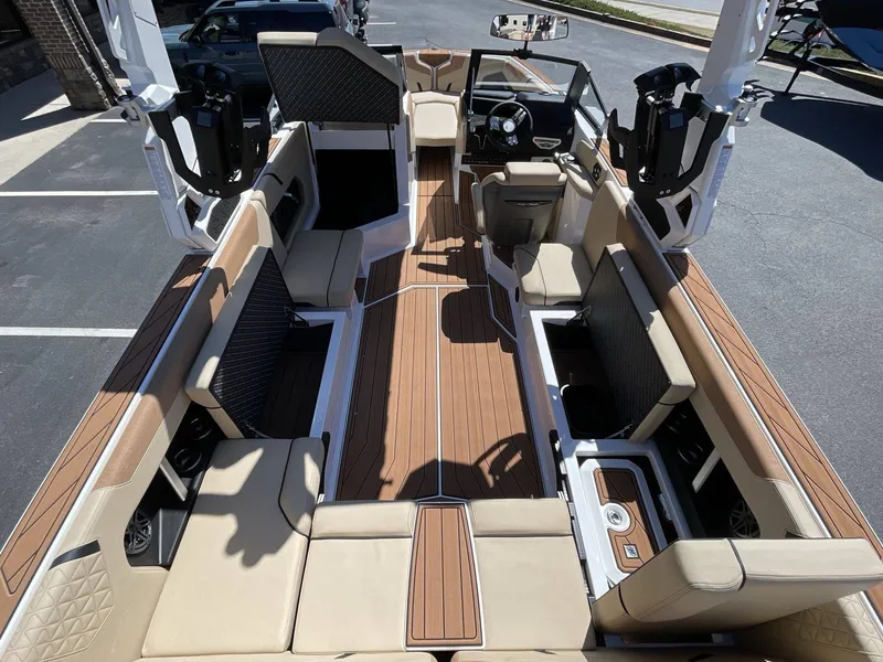 Slide: The Image of Nautique GS24 2024 - 13