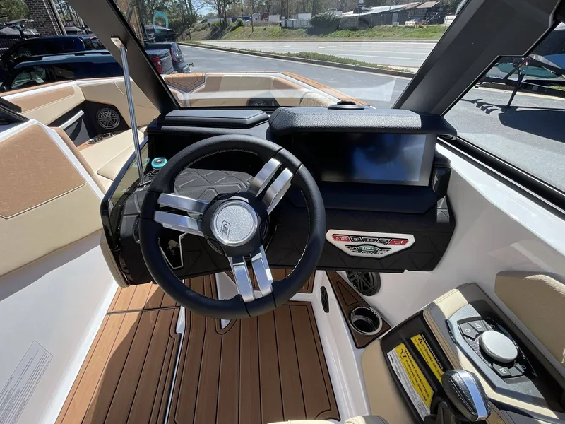 Slide: The Image of Nautique GS24 2024 - 17