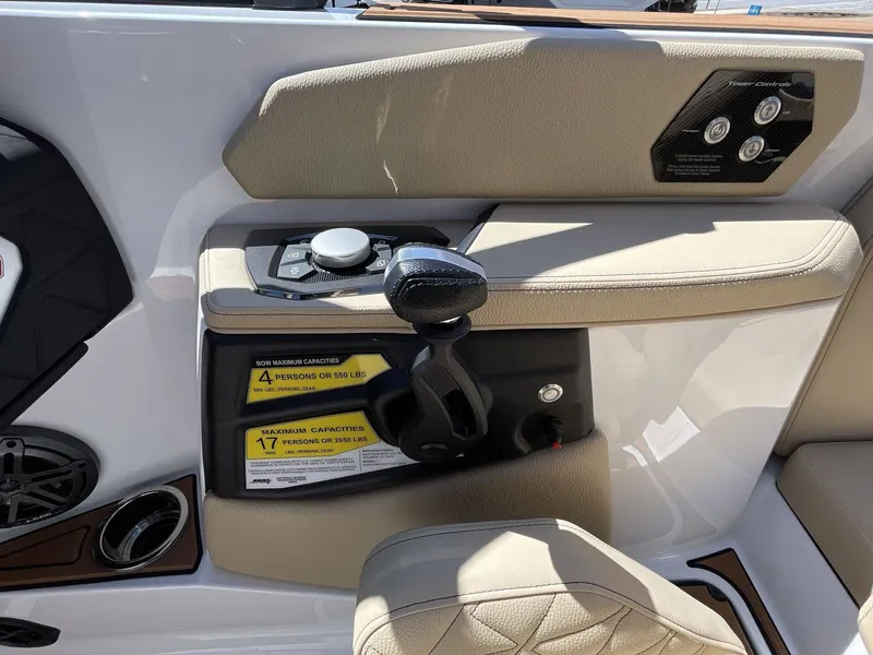 Slide: The Image of Nautique GS24 2024 - 19