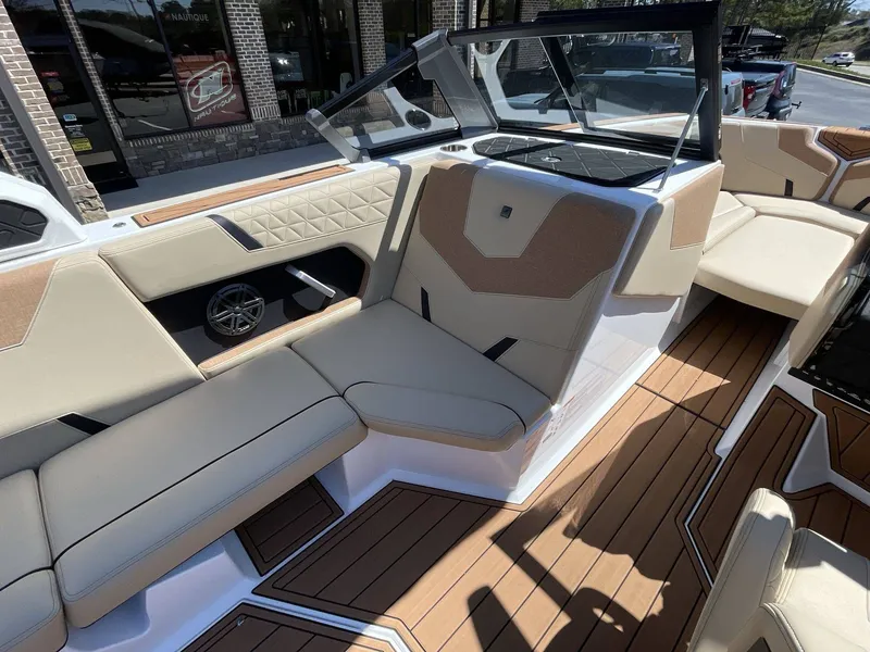 Slide: The Image of Nautique GS24 2024 - 20