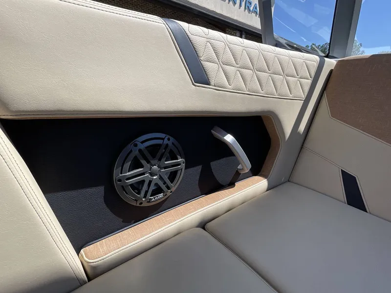 Slide: The Image of Nautique GS24 2024 - 21